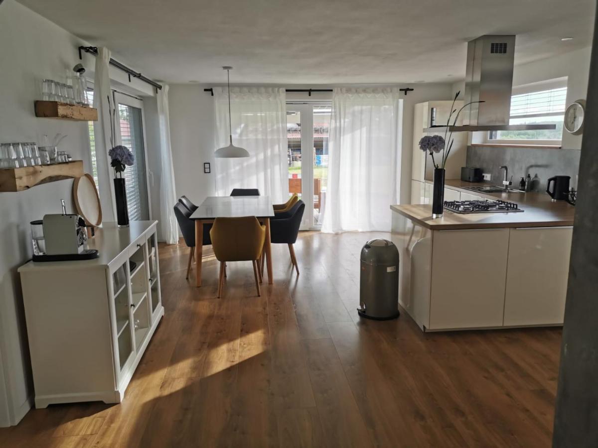 Modernes Ferienhaus Im Schwarzwald 프라이암트 외부 사진
